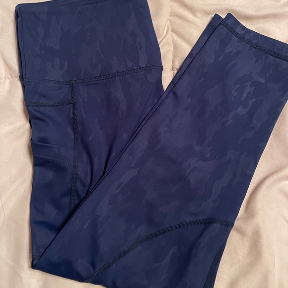 Navy camo pocket leggings - Picture 2 of 3